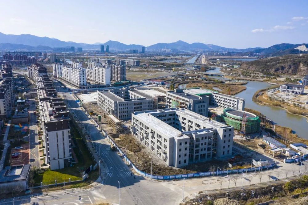 9月将迎首批新生大目湾新城学校工程项目6月完工