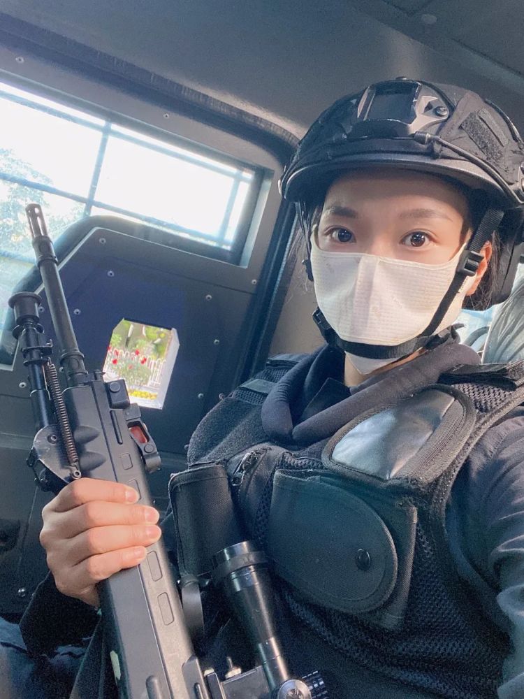 致敬了不起的她很飒很萌昆明公安女特警