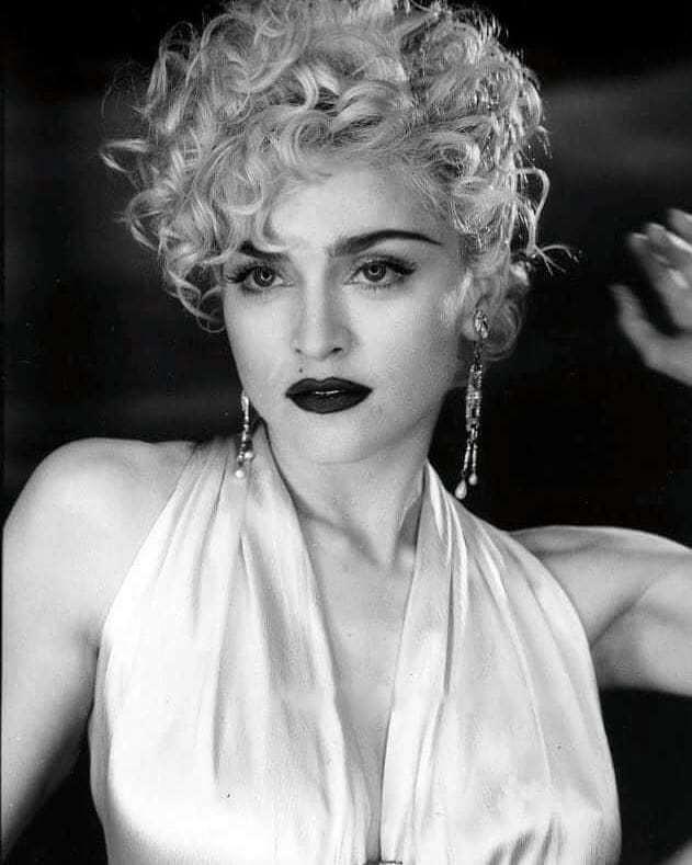 裸体模特和乐队鼓手出身的麦当娜,闯过辛酸过往,方成一代巨星