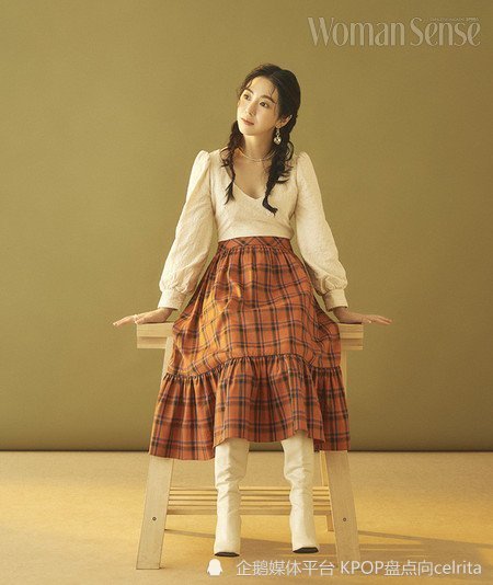 最后权珉娥表示:"以后也会通过和粉丝们的聊天室,个