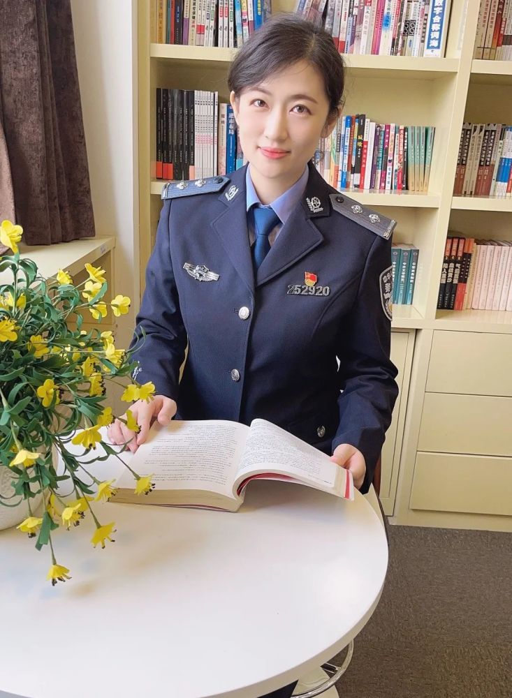 速戳教你三八妇女节怎么夸警妈警嫂警闺女