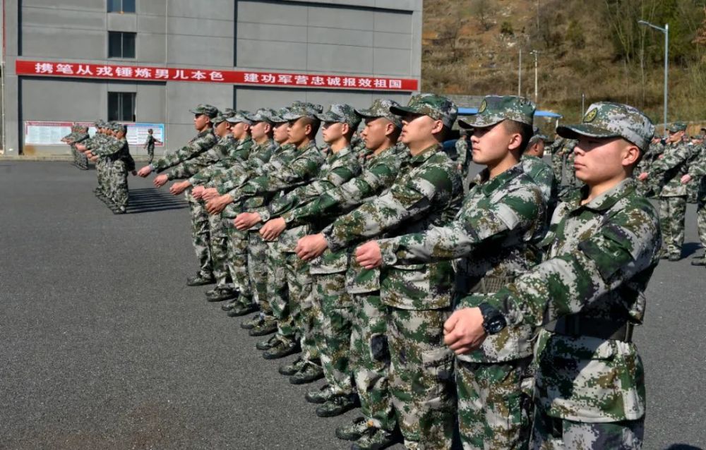 大方縣預定新兵集訓營堪比軍營兵味十足