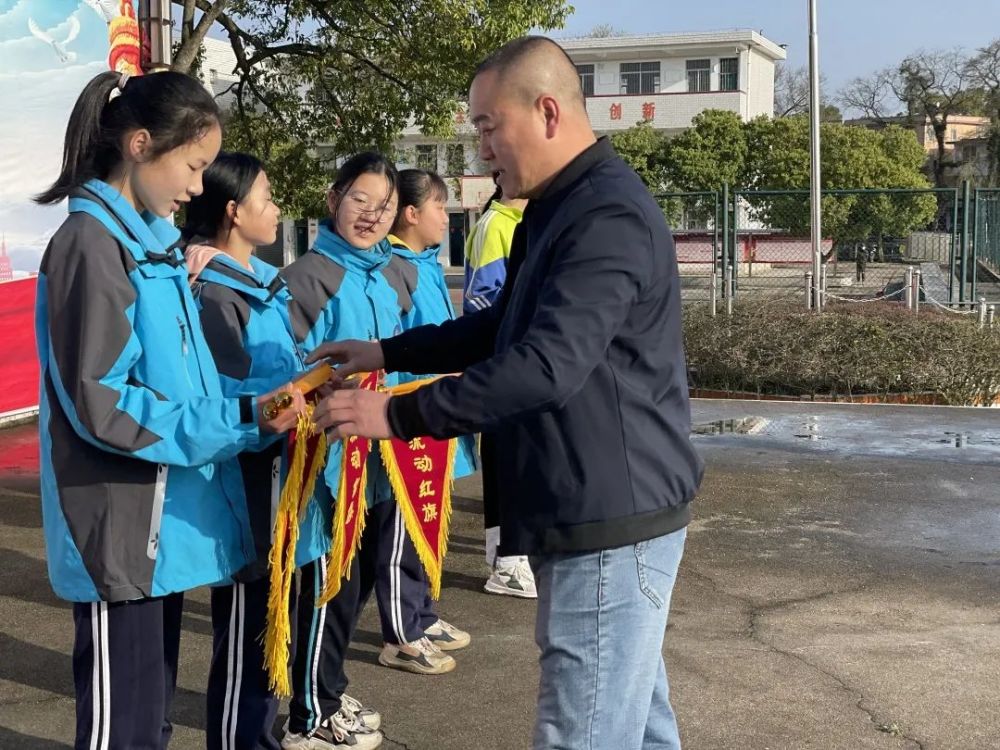 【雁山教育】雁山中学开展2022年学雷锋活动_腾讯新闻