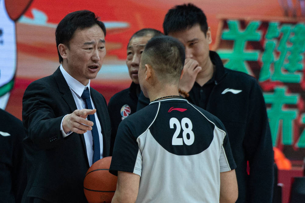 cba浙江德比不欢而散方俊被驱逐许钟豪险些撞伤吴前惹争议