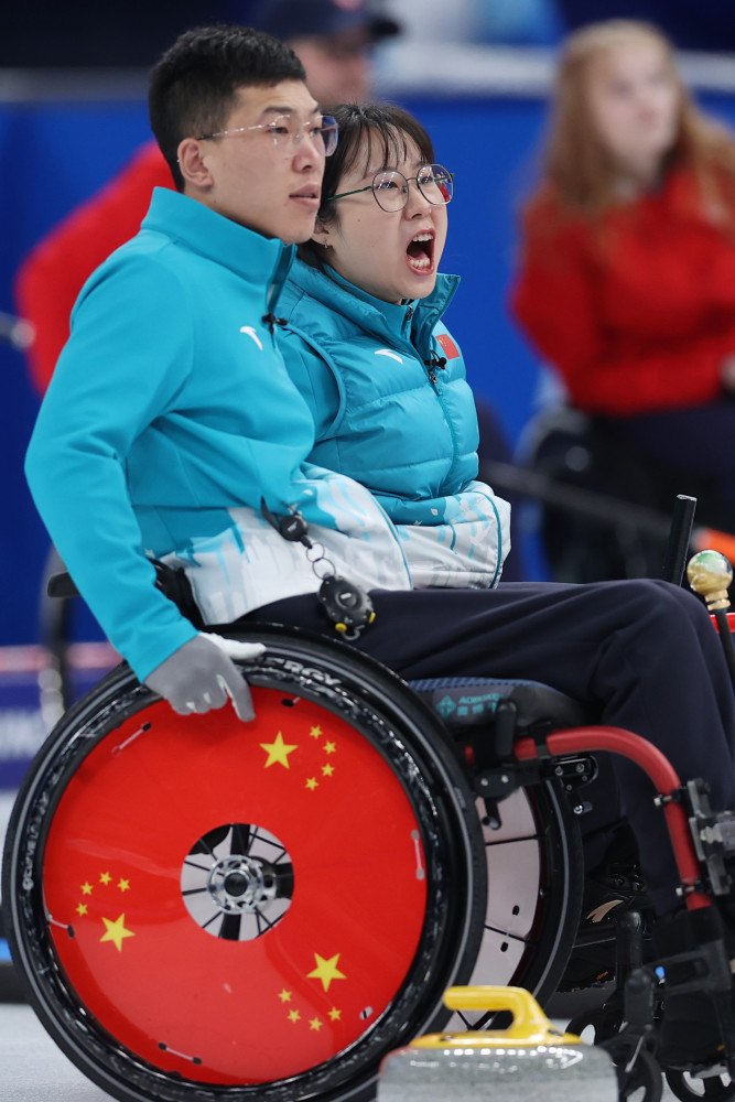 (北京冬残奥会)轮椅冰壶——循环赛:中国队胜美国队