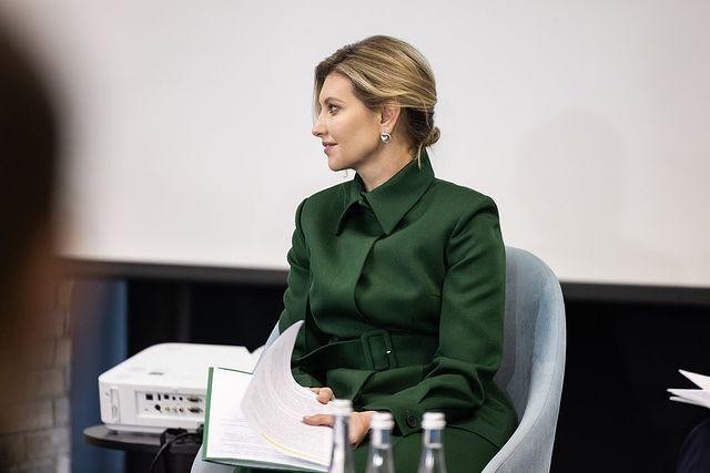 乌克兰最美总统夫人:力挺丈夫,酷似伊万卡,出访穿衣频繁被嘲