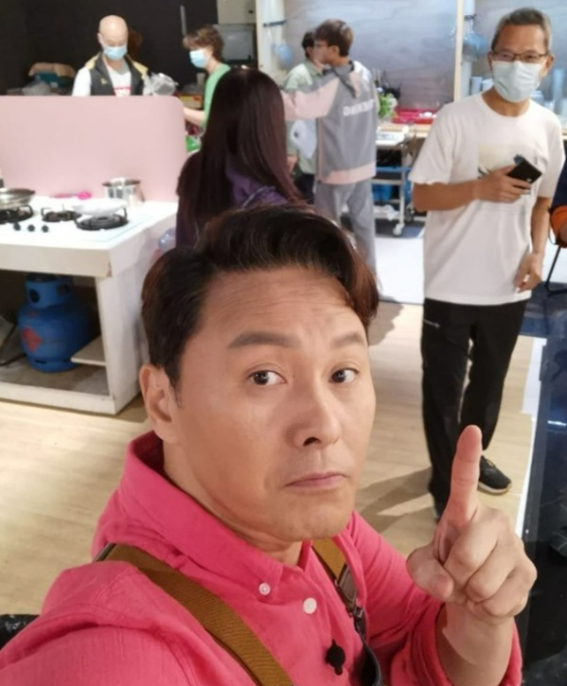 tvb男星晒聊天截图:他在侮辱我智慧|tvb|曹永廉|导演|李导演|姜依兰