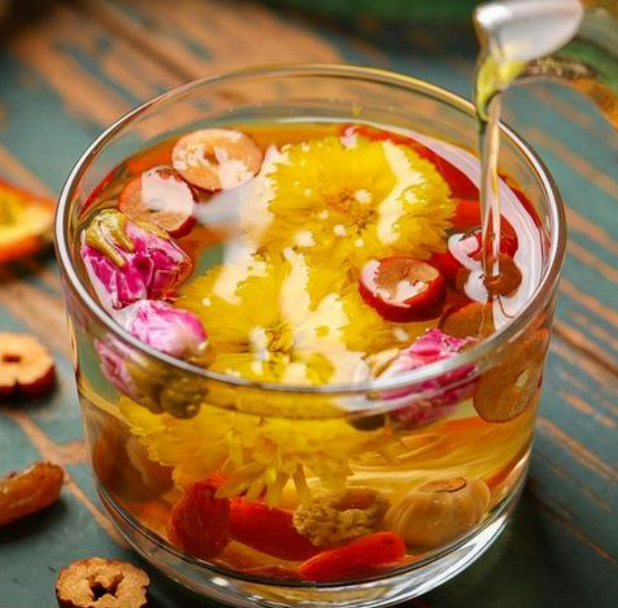 人间三月始芳菲,一壶花茶慰风尘,春季花茶怎么喝才是养生之道_腾讯