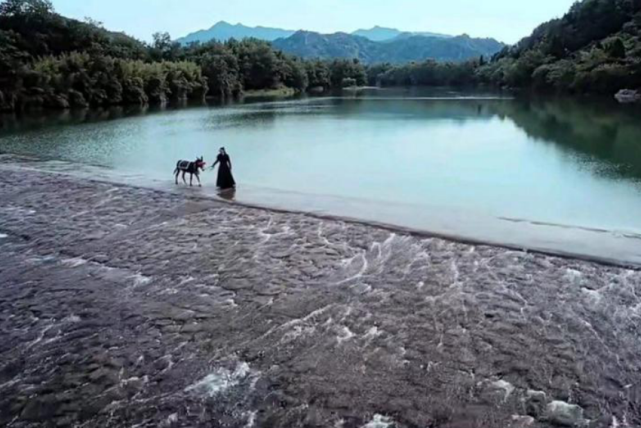 古装剧中出镜率最高的一条河除了陈情令山河令琉璃也曾在这取景
