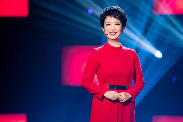 2021年全国最美家庭老年人之友特型演员央视主持人黄薇