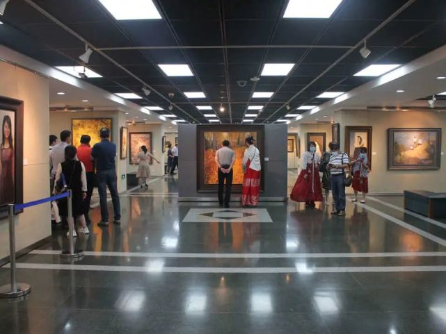 今朝美术馆十周年特别策划惟美无界当代朝鲜油画精品展上海