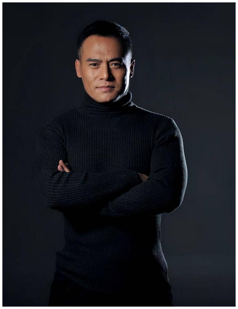 黑子原名张永刚,是草根出身的演员.