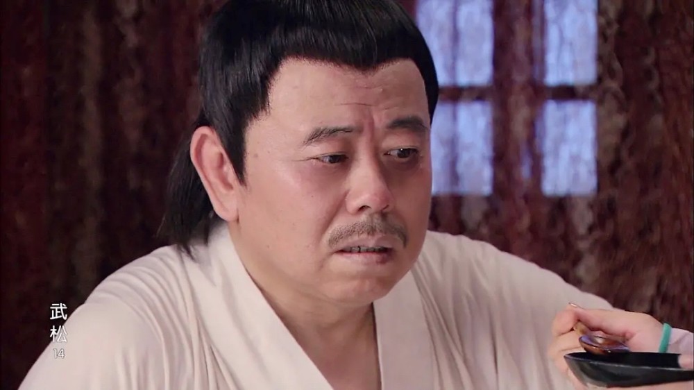 潘长江饰演武大郎回顾一下他近十年的演艺之路,春晚小品里被蔡明反复