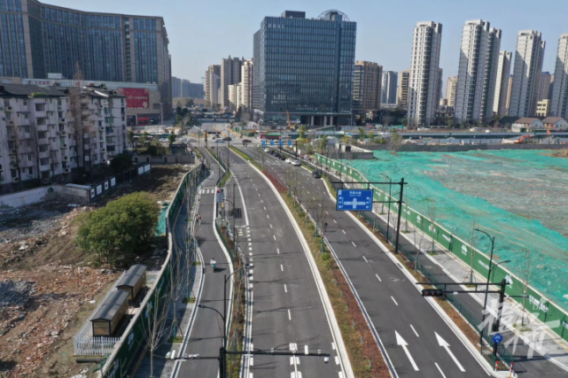 从和睦前往申花,大城北,原本都需要绕行莫干山路,湖州街或者登云路,萍