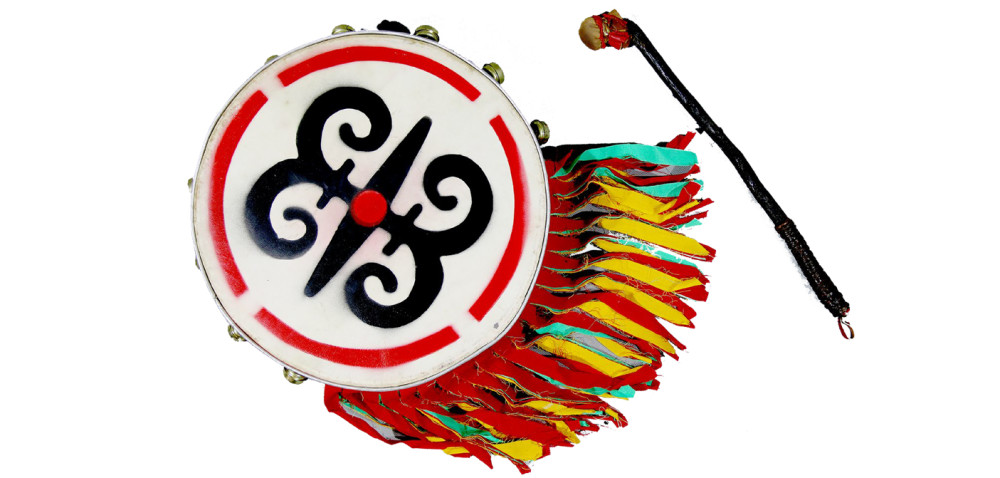 羌族羊皮鼓汉砖开馆至今,贵州省民族博物馆陆续推出了"饰美人生—苗族