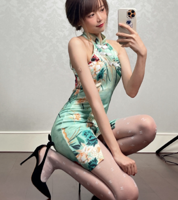 骆歆大胆尝试白丝旗袍造型网友林七七才是旗袍装永远的神