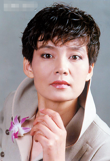 马羚90年代首位在杂志上露大腿的女人曾一张照片惊动法国大使