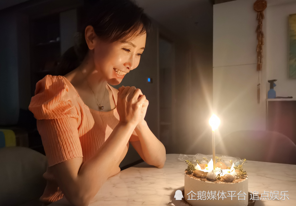 小鬼王琳凯晒全家福为妈妈庆生
