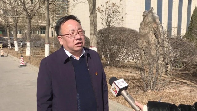 白银市乡村振兴局副局长李猛说:"在工作中要守住一条底线聚焦三项重点