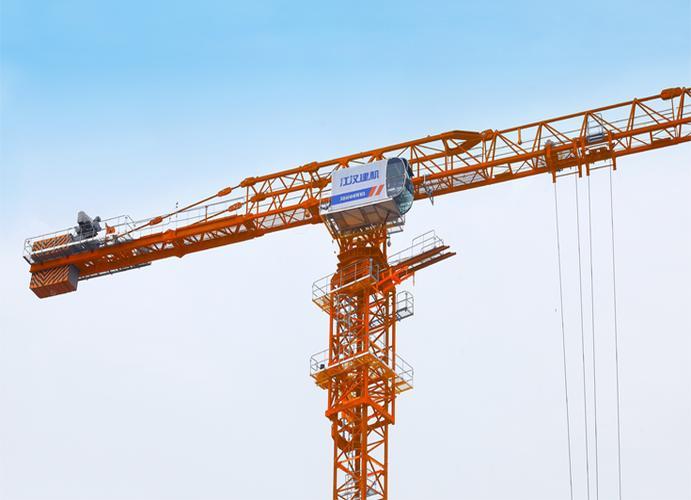 2021年全球变幅臂塔式起重机收入大约1965百万美元预计2028年达到2157