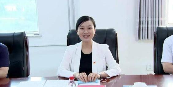 她34岁就当上了女县长本硕博都毕业于清华颜值不输明星