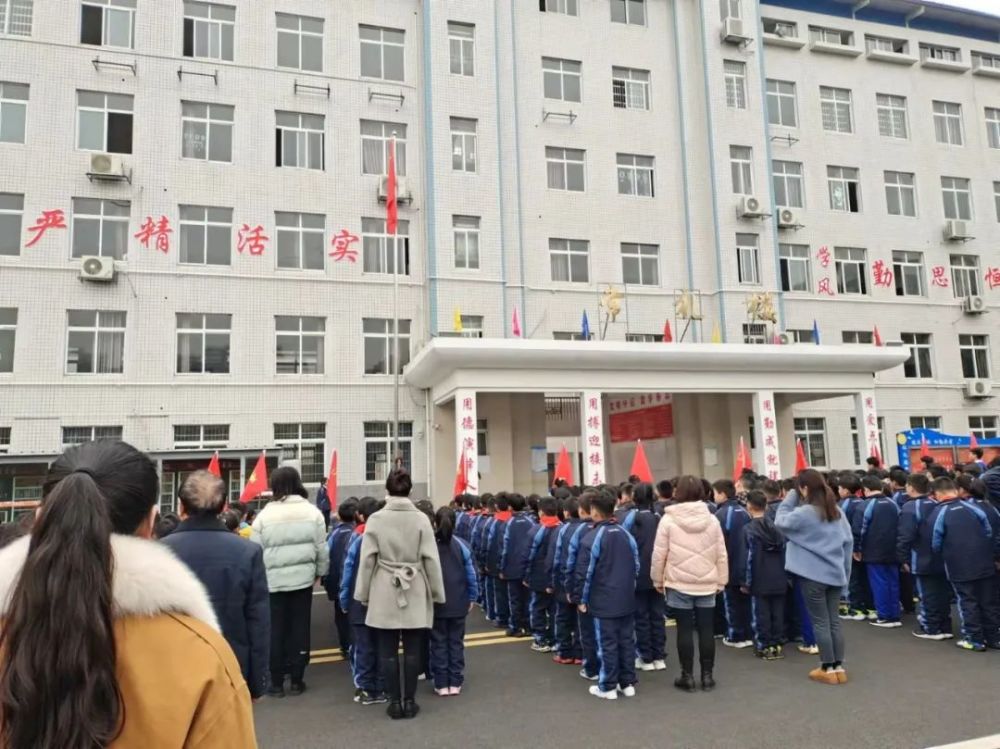 常礼学校开展学雷锋树新风主题系列活动