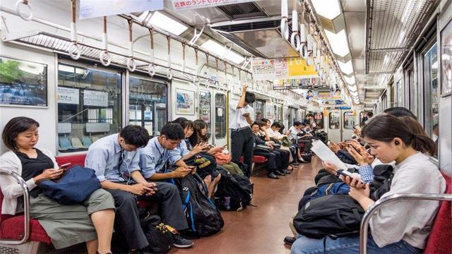 人口老龄化的原因_2021年中国人口老龄化趋势、造成人口老龄化的原因及人口老