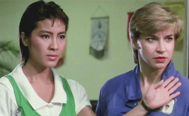 相较于风风火火的事业,罗芙洛感情生活比较低调.