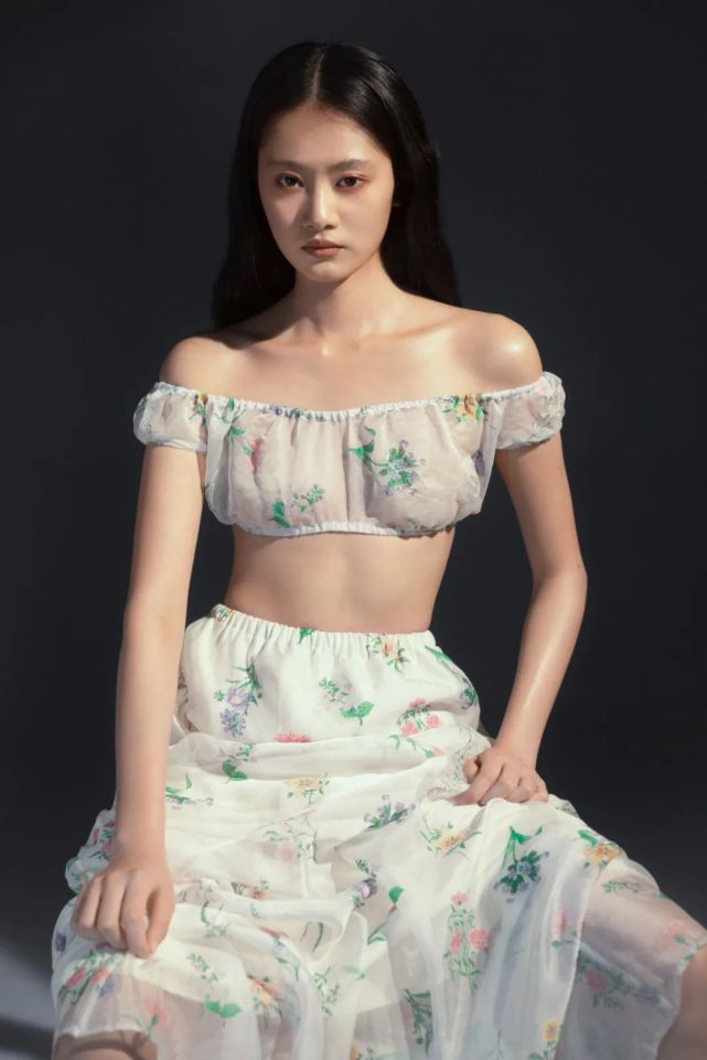 刘思敏创作苏悦琳创作王欣创作张艺林创作甘容菲创作