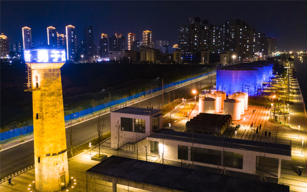 推进三堡街核心段沿街建筑风貌提升,推动运河五号,航仪厂,酱品厂,梳篦