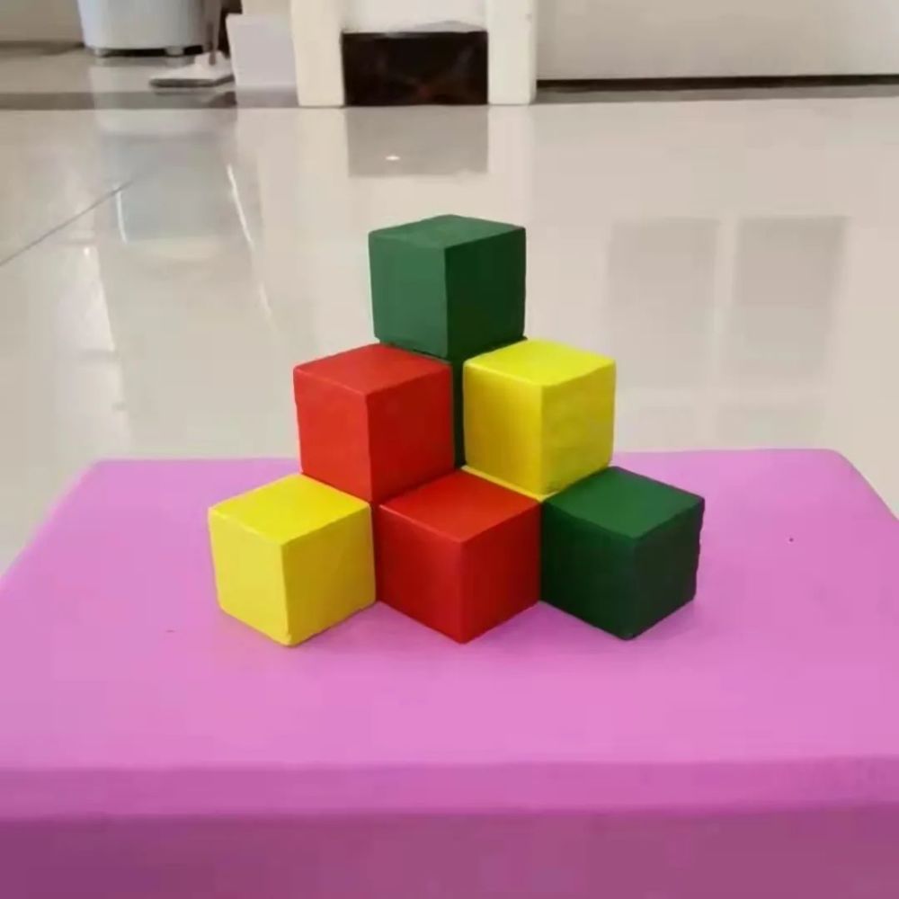 玩转正方体漯河育才小学四年级开展动手摆模型活动