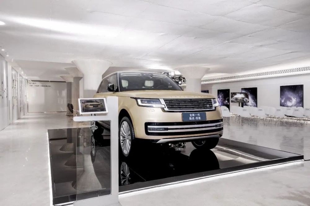 全新一代路虎揽胜 300万内气场最强suv 什么都好 就是费钞票 天天看点