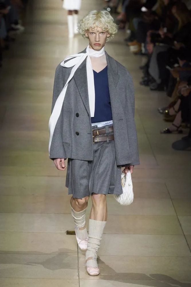 t型台这季巴黎时装周真能处衣服是真美