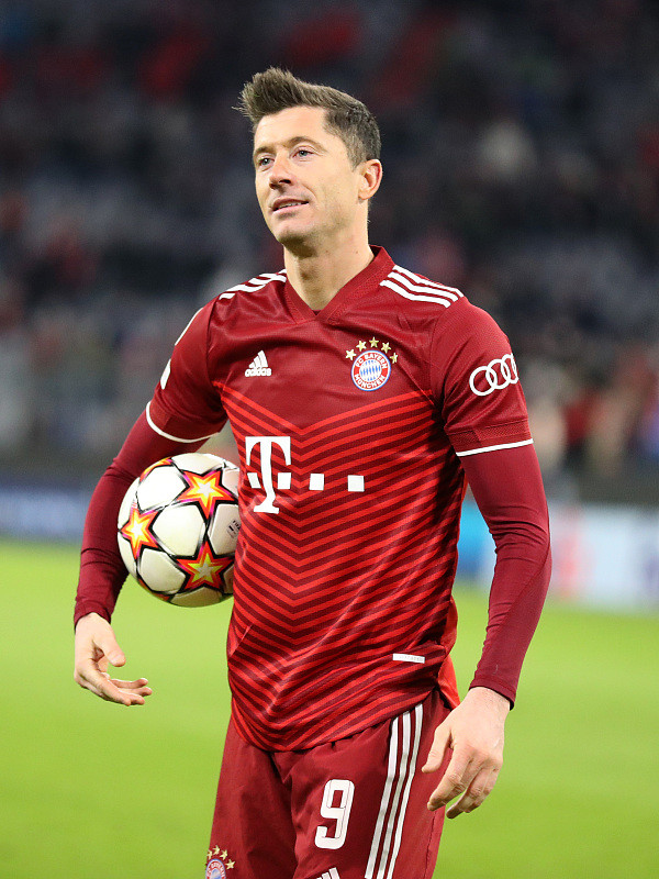 11分钟帽子戏法!莱万多夫斯基:年龄不是限制我发挥的因素,至少三年还