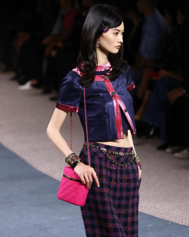 秋冬国际时装周完美收官超模贺聪尽展高奢时尚魅力