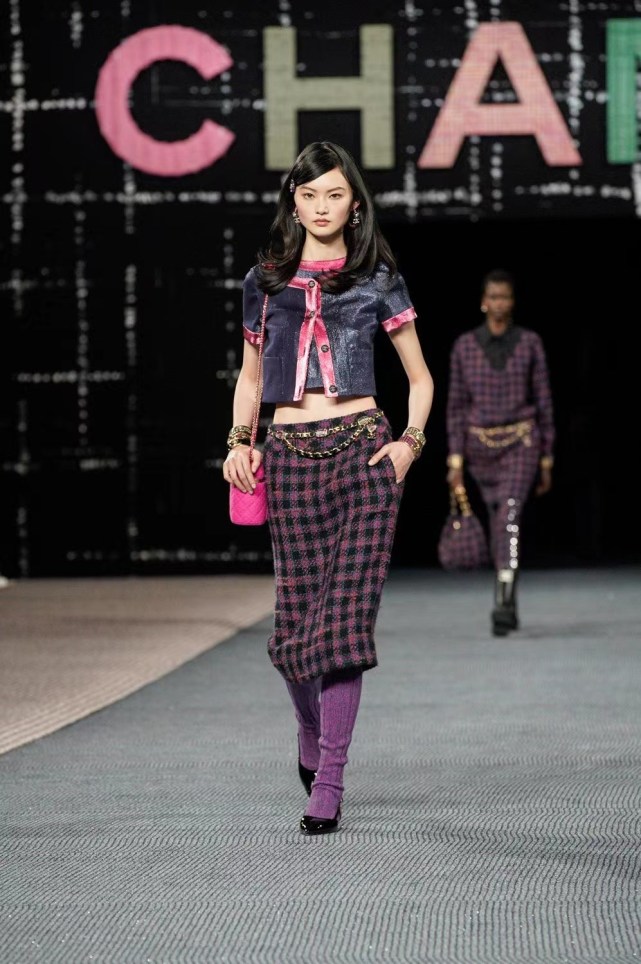 秋冬国际时装周完美收官超模贺聪尽展高奢时尚魅力