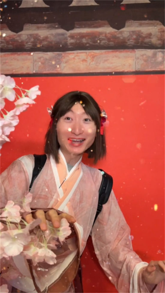 离开7个月后,网红爱丽丝,叮叮再同框,与宋佳儿梦幻联动