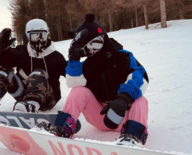 李小璐和pgone同晒滑雪照疑似复合贾乃亮拒绝复婚是明智之举