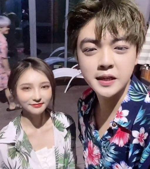 何婧婧官宣分手,新腾开播含沙射影,又是殷世航惹的祸?