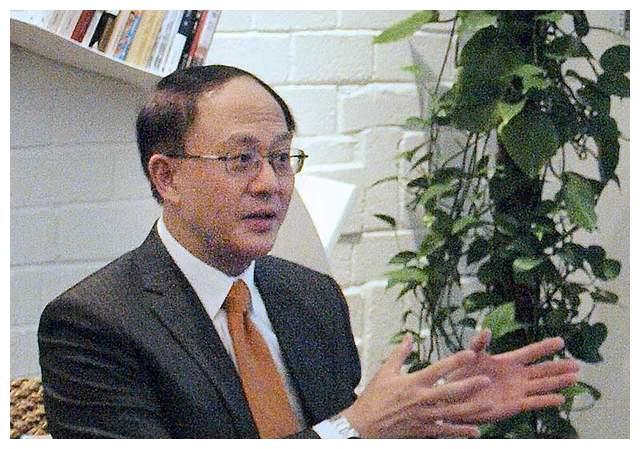 俄乌局势评论分析何其多轻松突破千万点击邱震海凭什么