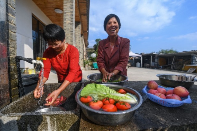 全国政协委员潘碧灵:含磷洗涤用品有水体富营养化风险应禁售