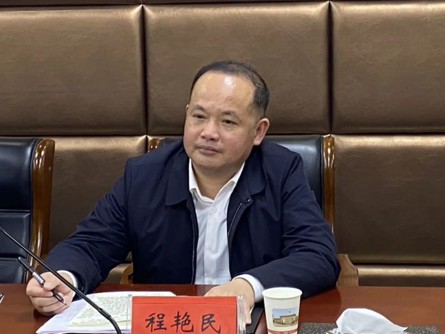 新港园区党工委书记程艳民说,此次来阳既是"回家报到",又是"回家汇报"