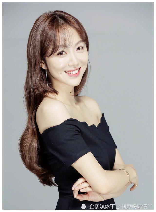 姜妍在事业上是成功的,但是她在感情上却没什么太大的进展.