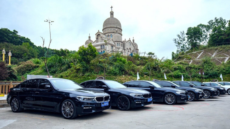 南宁宝马5系车友会微信群俱乐部以车会友纵情千里