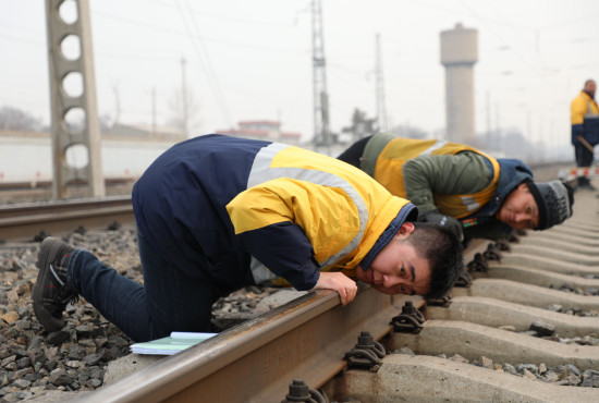 沈铁长春工务段启动设备春检春鉴确保运输安全畅通