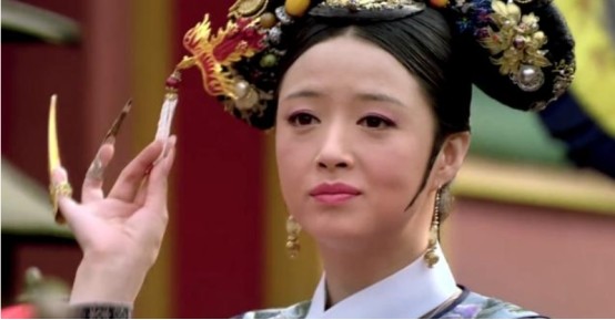 其二她买通宫内宫外的太医,其三她赐与华妃的欢宜香让她终身不孕