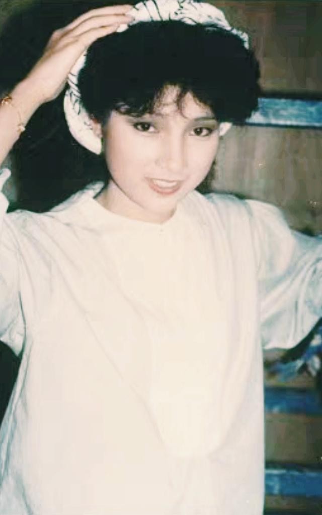 60岁戚美珍,与苗侨伟恩爱32年,嫁对了人到底有多幸福_腾讯网