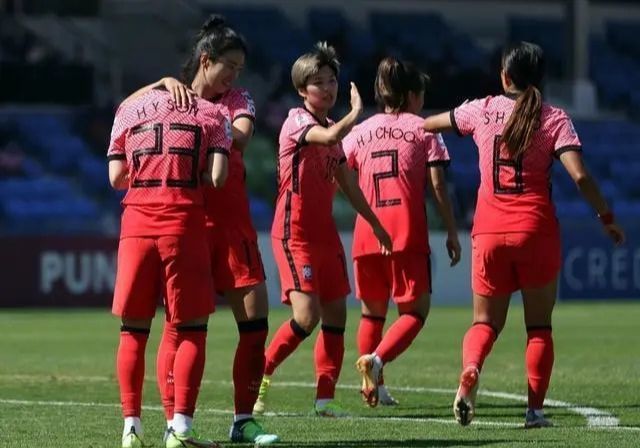 下午1点 韩国女足主帅做出争议表态 水庆霞很意外 球迷吐槽声一片 韩国女足 科林 贝尔 女足世界杯 水庆霞