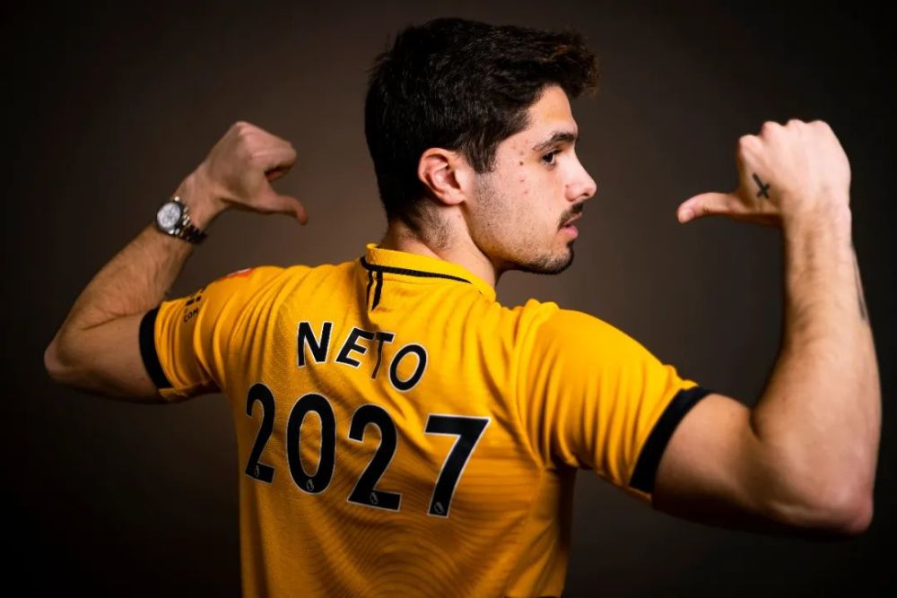 官宣佩德罗内托与狼队续约至2027年