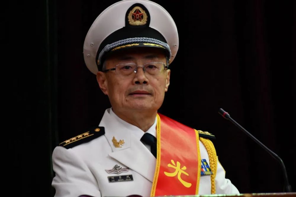 从军45载,今天他光荣退休了……_腾讯新闻